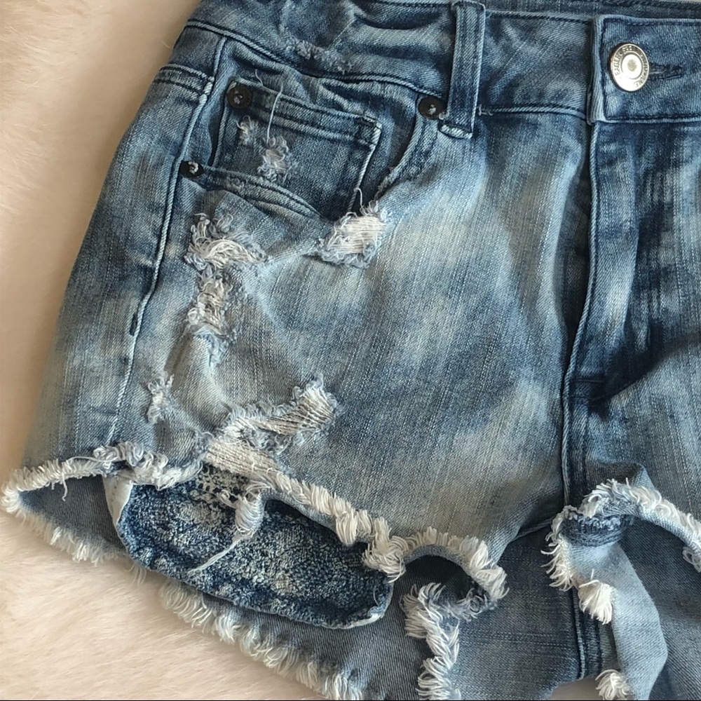 ⭐️ American Eagle High Rise Distressed Shortie Jean Denim Shorts Size 2 - Picture 3 of 14